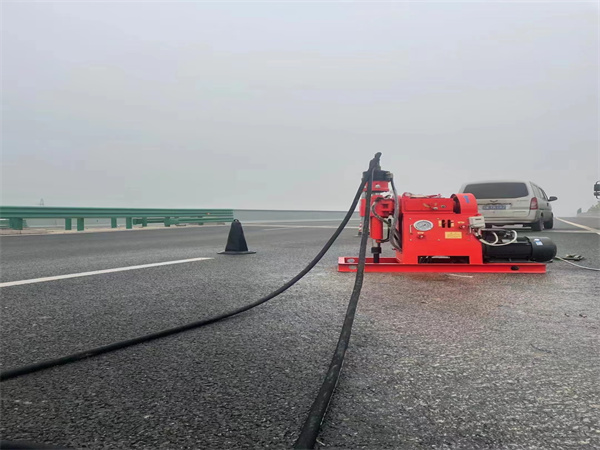 高平马路路基路面开裂下沉注浆加固灌浆